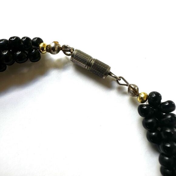 Coral and onyx beaded necklace - Picture 8 of 8